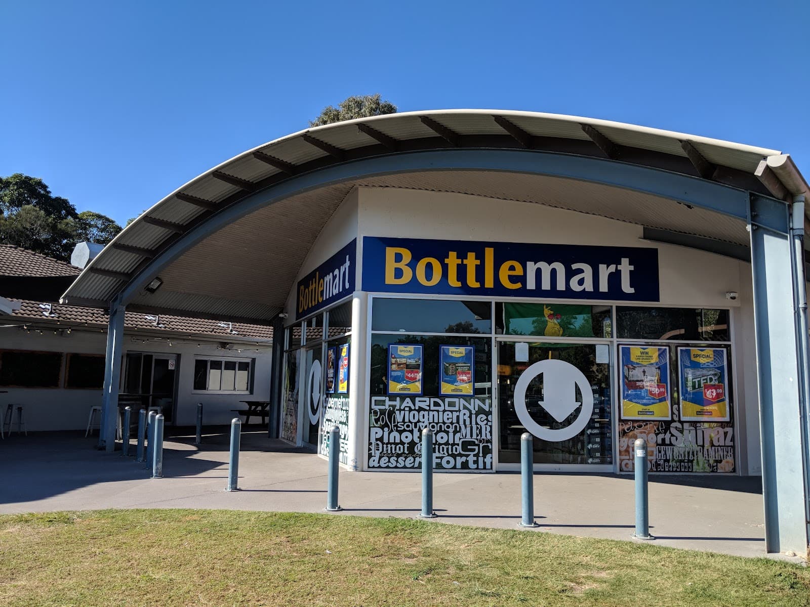 Ocean Shores Tavern — Ocean Shores, Byron Bay