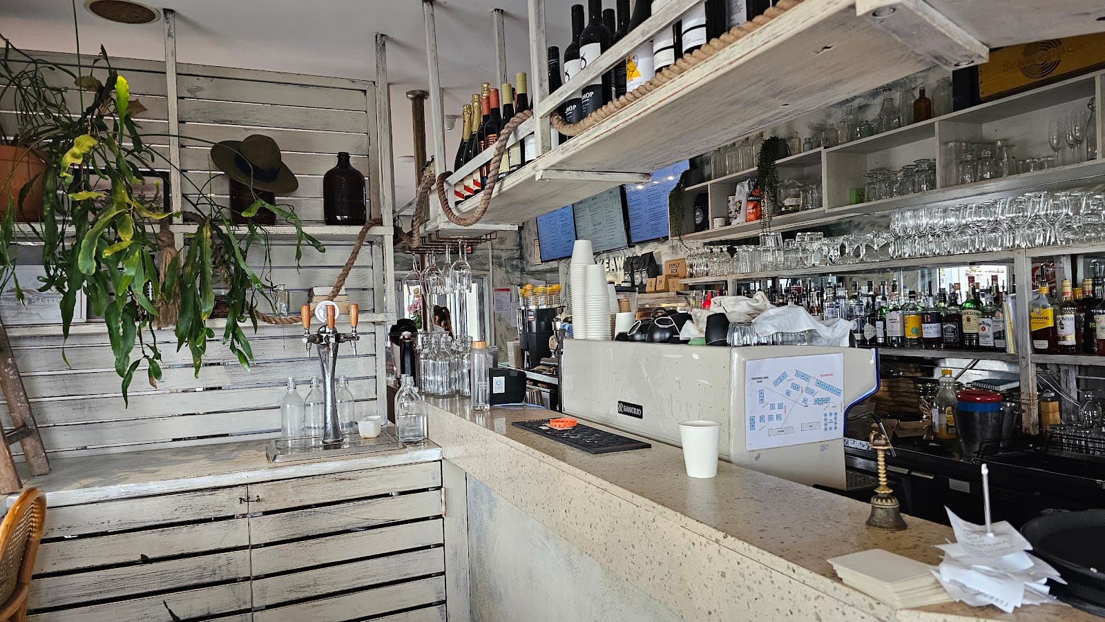 Fishheads Restaurant & Takeaway Byron Bay — Ocean Shores, Byron Bay