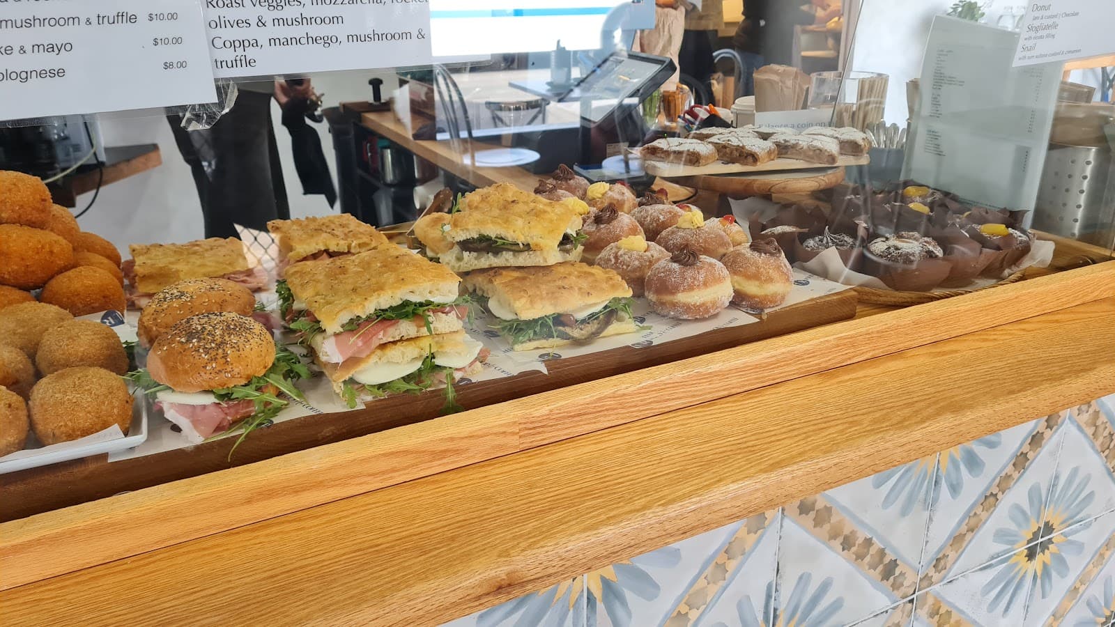 La Romana — Ballina, Byron Bay