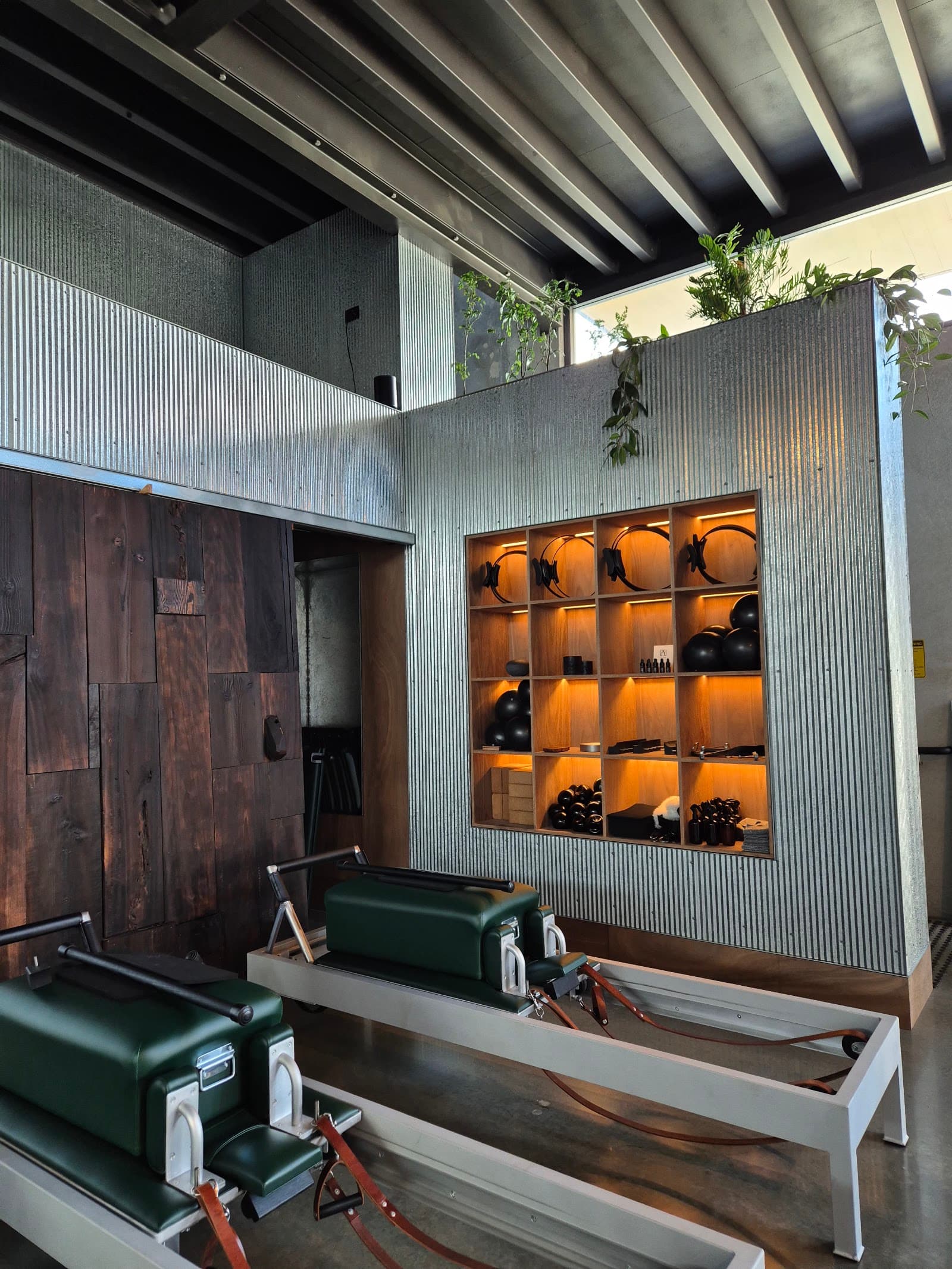 Akademie — Ocean Shores, Byron Bay